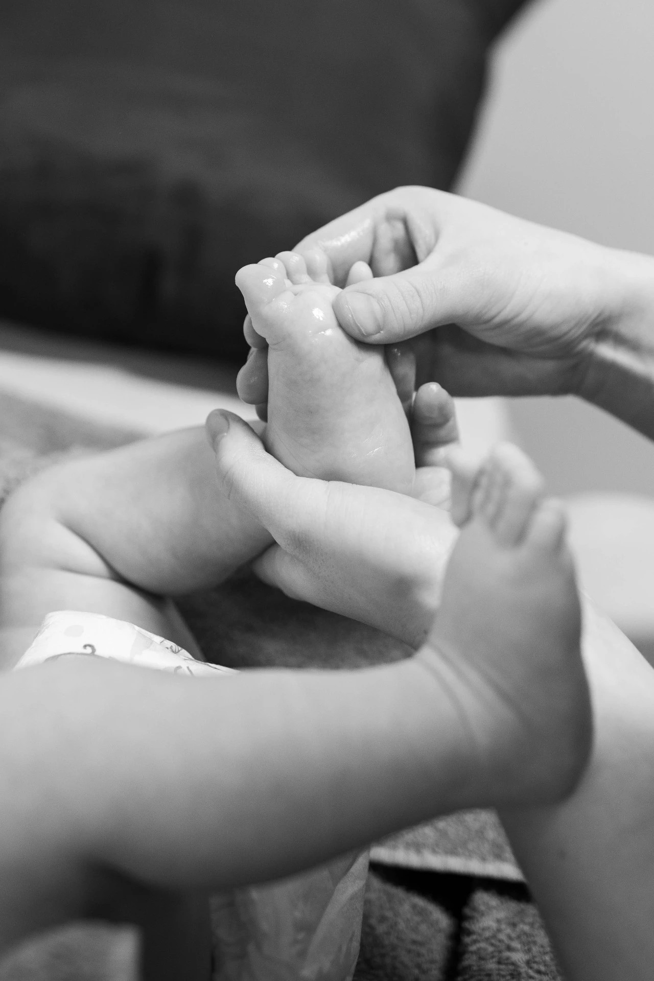 Vyöhyketerapeuttista vauvahierontaa Relax and beauty centerin tiloissa Sibeliuksenkatu 9 Järvenpää